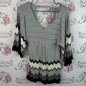 La cite top bell bottom sleeves knit crochet y2k Elegant Gray Chevron Blouse